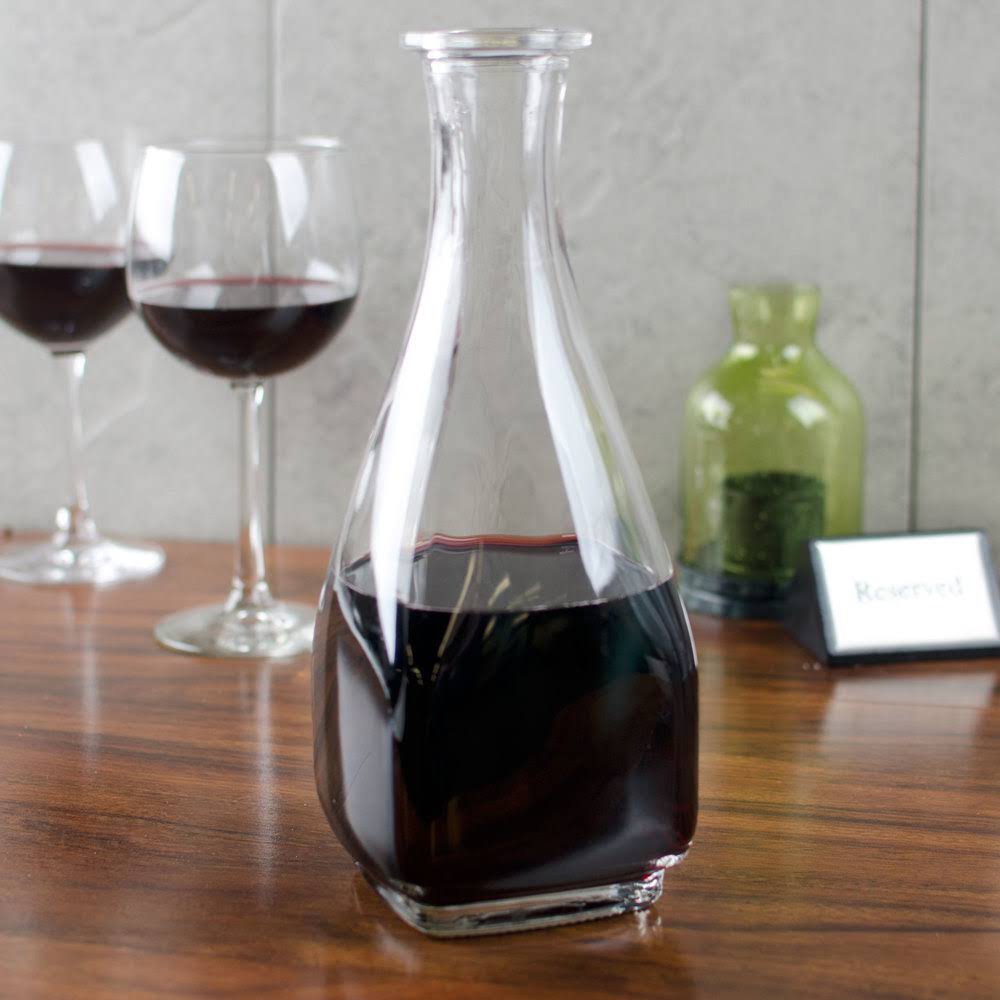 16.75 oz. Square Glass Carafe Y491