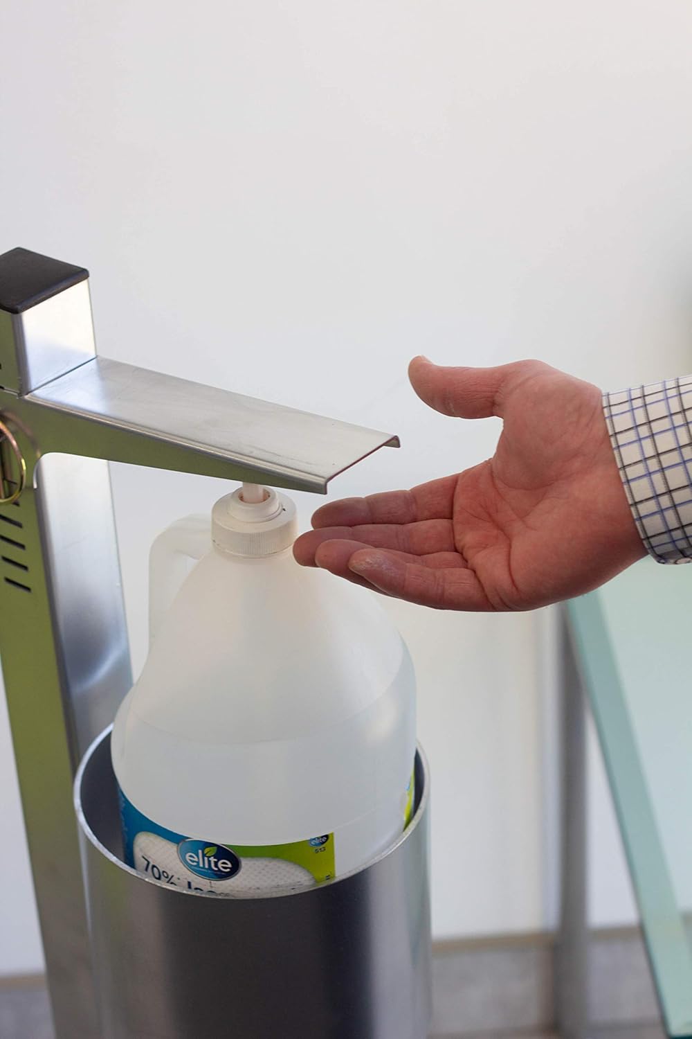 Touchless Pedal Activated Hand Sanitizer Floor Stand Dispenser, White, 1 Unit O955647