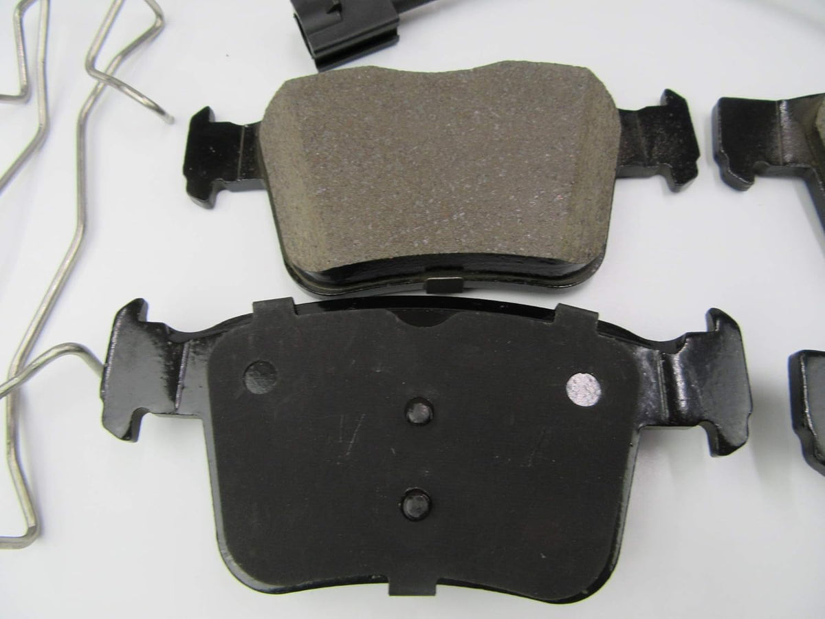 TopEuro replacement front and rear brake pads for Levante Base LOW DUST Z294