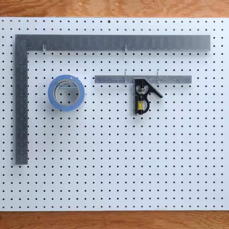 White Pegboard O51915
